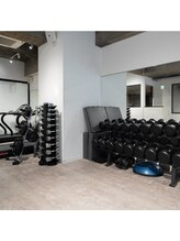 エボ パーソナルトレーニングジム 泉店(E.V.O)/ダンベルは１～４０Kgまでご用意