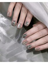 エムクイン(M.Queen)/お手元から華やかに