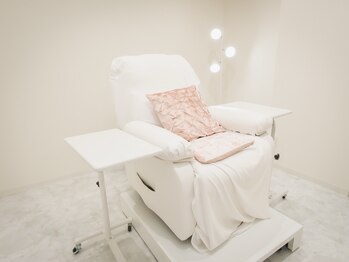 リアンネイル(Lian.nail)の写真/《完全個室完備◎》ハンドフット同時に施術可◎お仕事や家事で日々お忙しい方にオススメです☆
