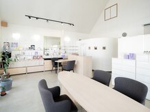 シーズン 岡崎/明るく開放感のある店内♪