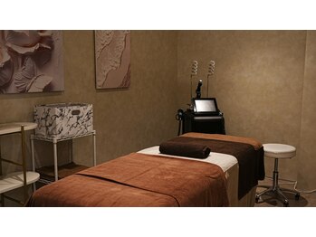 【マイクロ波リフト専門店】&REJU /小顔/痩身/たるみ改善/もたつき/リフトアップの写真/【圧倒的小顔効果】最新のマイクロ波リフトで、自分史上最高のすっきりフェイスラインを叶えませんか?