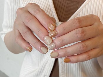 アールネイル(r.nail)/ベージュ×キャメル