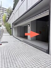 ミピマム 横浜駅前店/マンション入り口ご案内 2