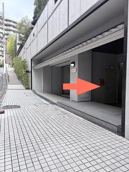 ミピマム 横浜駅前店/マンション入り口ご案内 2