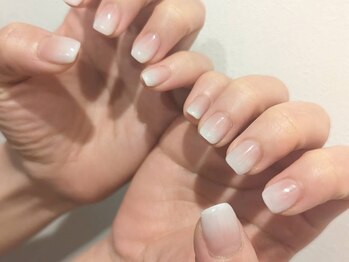 チュラ(Chula)の写真/【パラジェル・フィルイン】技術力が際立つ上品シンプルネイル♪どの角度でも美しい指先へ☆フットネイルも