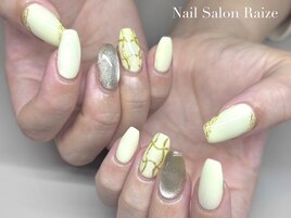 イエローネイル/上品ネイル