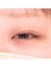 モナ(MoNa)/まつ毛パーマ上ピーナッツロッド