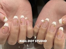 ネイルドットスタジオ 堺筋本町(NAIL DOT STUDIO)/王道フレンチに一癖
