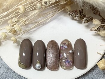 ネイルルームシャイン/
