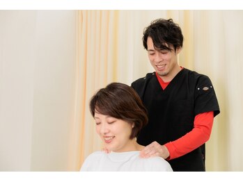かさはら整骨院の写真/首・肩のつらさは姿勢から！熟練の手技と分析で「どう改善するか」皆様の心とカラダもスッキリに導きます♪