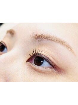 ナチュラル上品な目元にしたい