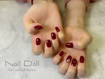 ネイルドール(Nail Doll)/ワンカラーにVカットストーン