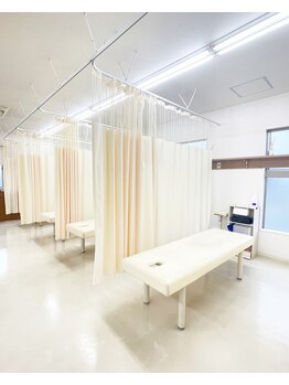 てづか整骨院 美咲が丘院/【整体】内観・整体スペース
