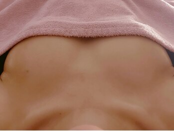 ダノンナ(Da Nonna relaxation house)の写真/【胸にコンプレックスを抱えた方必見】肋骨締めてバストUP!離れたバストを立ち上げます!