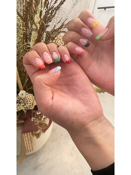 プルメリアドット(Plumeria.)/カラフルフレンチネイル