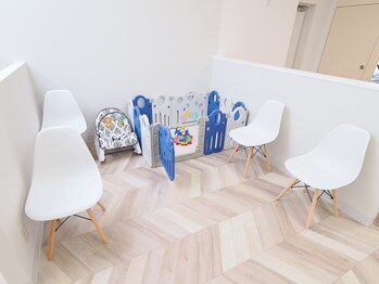 さくらメディネス整骨院 JR尼崎院/キッズルーム、バウンサー完備