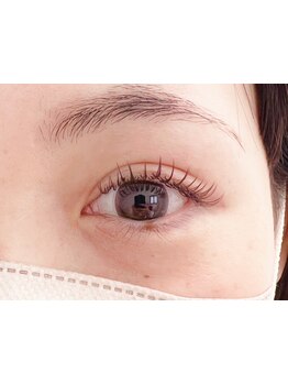 ナチュラル上品な目元にしたい