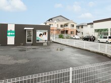 広めの駐車場をご用意★