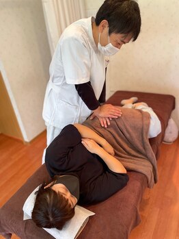 城東いまふく鶴見整体院/腰痛改善には姿勢矯正!