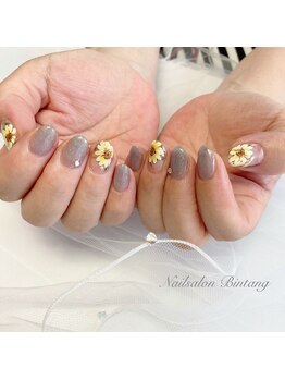ビンタン(Bintang)/ひまわりネイル 夏ネイル