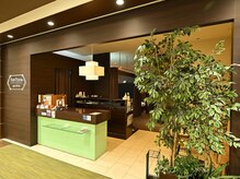 フィオリトゥーラ ガーデン 茨木店の雰囲気（買い物の合間に気軽に立ち寄れるサロン）