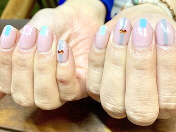 控えめニュアンスネイル