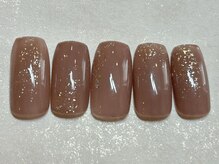 ネイルアンドアイラッシュ ネネ/くすみベージュ　グレージュ