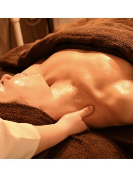 ベルダ(Beldad)/全てのメニューにデコルテ付き