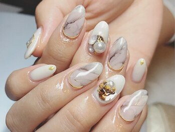 ネイルサロン キュア CURE/奥行き感のある上質デザイン