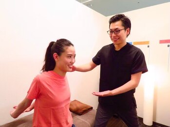 骨盤メディカル整体院 大通院/施術後のストレッチ指導♪