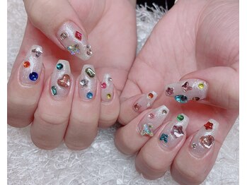 宝石ネイル