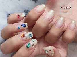 宝石ネイル