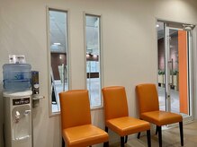カラダファクトリー そごう千葉店/そごう千葉店の待合です♪