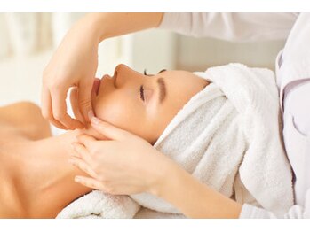 リラクゼーション ティム(Relaxation Tim)の写真/時を超える輝きを♪毛穴レス＆小顔効果も◎お肌の汚れを取り除き、透明感のある美肌へ導きます！