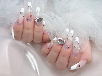 プティ アイビューティ 京橋店(peTiT eyebeauty)/フレンチ クリア ハートネイル