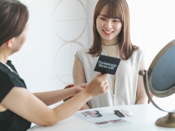 サロン ド リリー(Salon de lily)の写真/初めての方も大歓迎!根元からしっかり立ち上げ、自然な目元を演出します☆