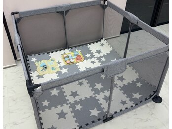 サロン プリマ(Salon Prima)の写真/ママさんの味方☆Salon Primaではお子様同伴大歓迎!ネイルまつげ同時施術も可能で忙しいママさんにも好評◎