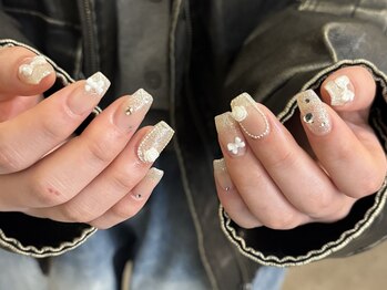 アイネイルズ 天神今泉店(I-nails)/【mami.i】ホワイトラメリボン