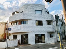 ラバテラアシヤ(Lavatera ASHIYA)/真っ白い建物の二階です♪