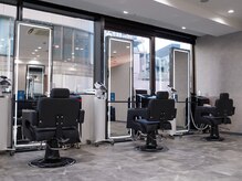 ミダシー 新宿本店の雰囲気（開放的で清潔感のある内装で施術を受けられます！）