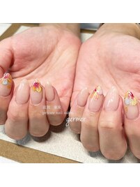 手描きフラワーを指先に。