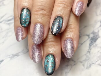 ヘアーアンドネイル ルシア(Hair&Nail Lucia)/マグネット×アニマル柄ネイル!