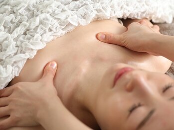 グランドシャルムエス(Grand Charme S)/南森町/ブライダル/小顔