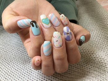 ご旅行ネイル 担当 辻