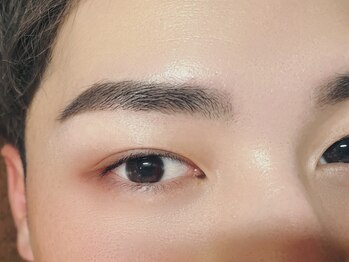 リベロ 大阪梅田中崎町(Libero)の写真/<10時-21時迄営業>大阪駅近くの好立地♪メンズ眉毛専門店・お仕事帰りにタイパ良く◎【大阪/梅田/中崎町】