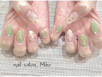 ミコ(Miko)の写真/【定額デザインが豊富！！】毎月変わるデザインがおすすめ♪カラー変更◎パラジェル変更◎パーツ追加¥55～