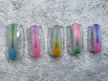 すりガラス風ネイル