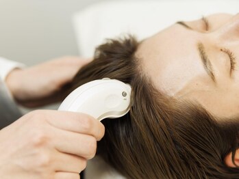 スカルプラボ(Scalp Lab)の写真/人気のヘッドスパで頭皮ケア+育毛促進！心身に極上の癒しを与えて疲れを開放♪頭皮診断も可能◎