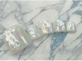 キラキラホワイトネイル