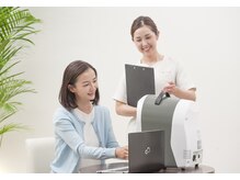 『カウンセリング＆肌質診断』 肌質検査機の結果をもとに、お悩みを丁寧にカウンセリング